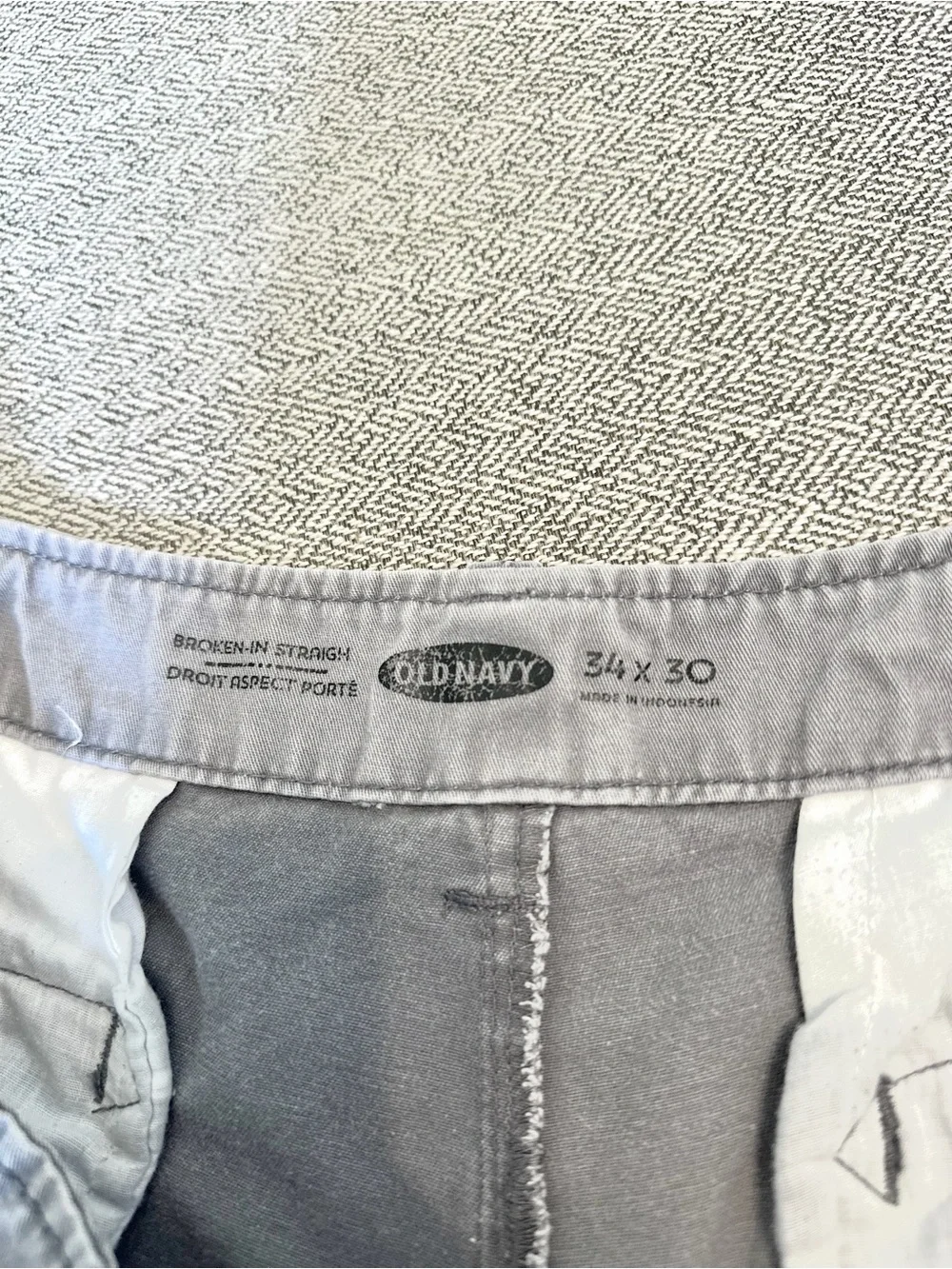 Old Navy Broken-In Straight Men’s Gray Chino Pants 34x30 Flat Front Cotton